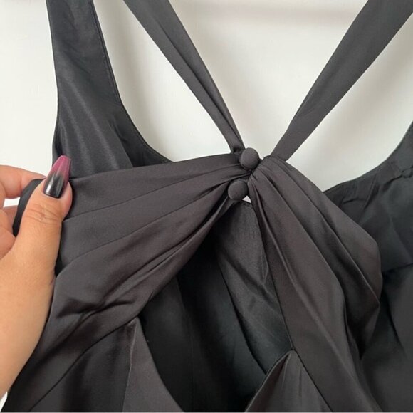 Azazie - Mero Black Sheath Pleated Metallic Satin Dress -Black. Size:A10. (1613) - Picture 12 of 16